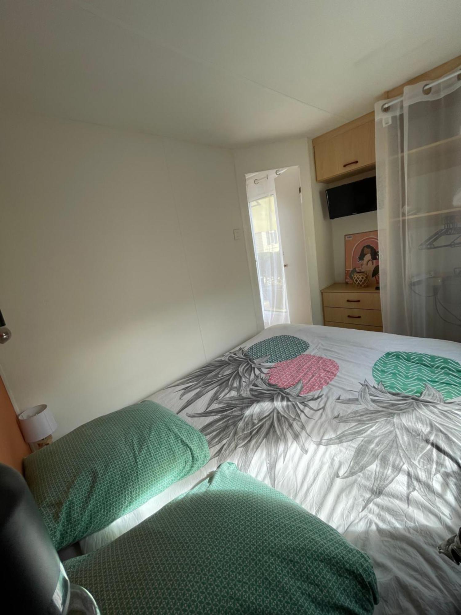 Camping Des Acacias Saint-Paulet-de-Caisson Extérieur photo